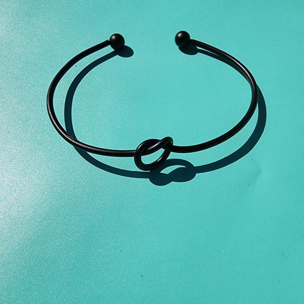 🎆 Black Knot Bangle Bracelet | Minimalist Goth Jewelry | Adjustable | OS